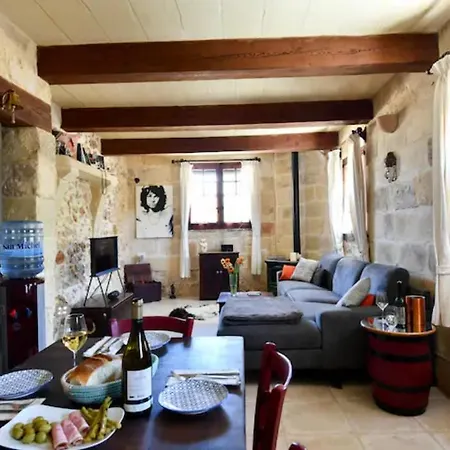 335 Year Old House Of Character In With Jacuzzi On The Roof Terrace And Views 別荘 Xagħra
