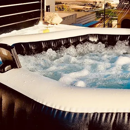 335 Year Old House Of Character In With Jacuzzi On The Roof Terrace And Views * Xagħra