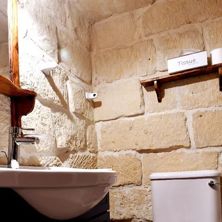 Сasa de vacaciones 335 Year Old House Of Character In With Jacuzzi On The Roof Terrace And Views *