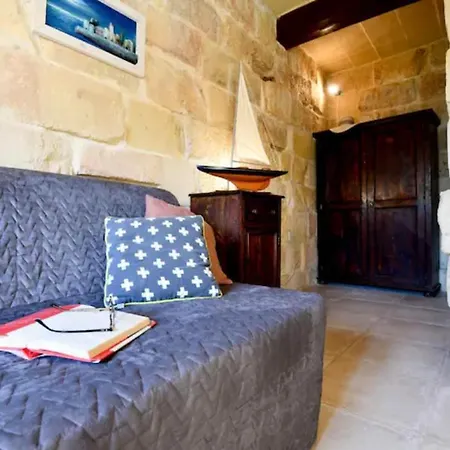 335 Year Old House Of Character In With Jacuzzi On The Roof Terrace And Views